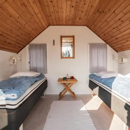 4 Person In Ebberup